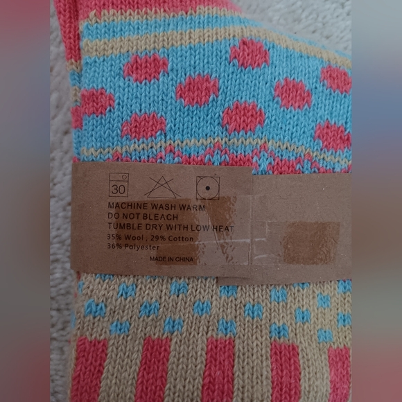 Fashion Boutique~Colorful Orange Blue Wool Blend Geometric Print Crew Socks NWT - Picture 3 of 5